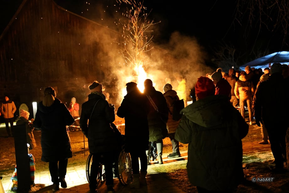 Freundenfeuer mit Besuchern
