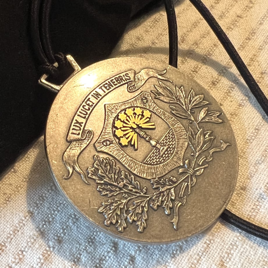 Halsschmuck mit Waldenserlogo