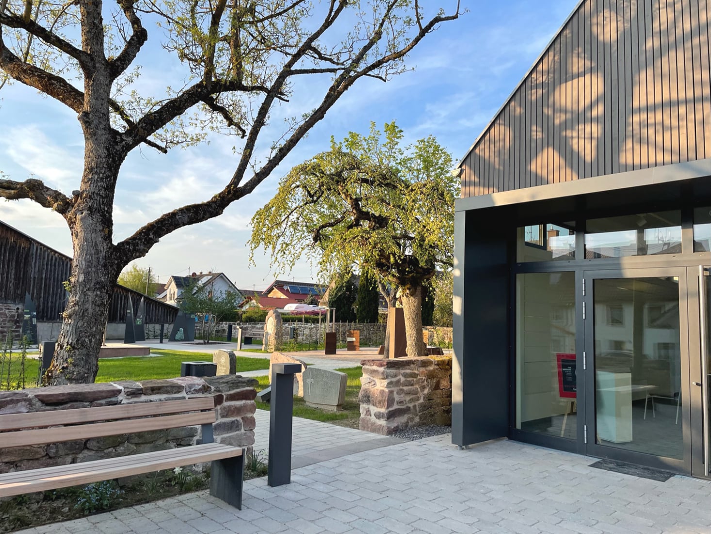 Blick auf den Waldenserpark, Link zu Flyer Waldenserensemble